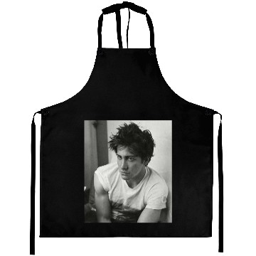 Discover young Jake Gyllenhaal Aprons