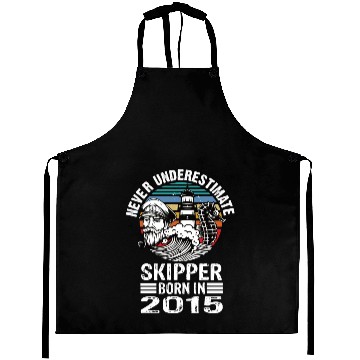 Discover Never Underestimate Skipper Born In 2015 Aprons