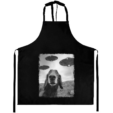 Discover Irish Setter Dog UFO Alien Extraterrestrial Selfie Aprons