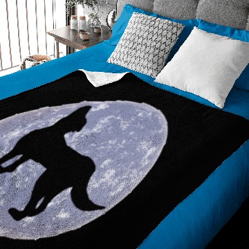 Discover Wolf Howling At Full Moon Baby Blankets