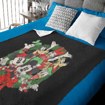 Discover Group Shot Christmas Wreath   1: Mickey Disney Christmas, Disney Christmas Baby Blankets