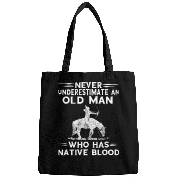 Discover Never Underestimate An Old Man Native American Warrior Bags