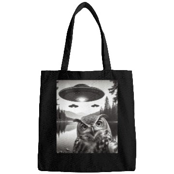 Discover Funny Graphic Owl With UFOs Weird Bags