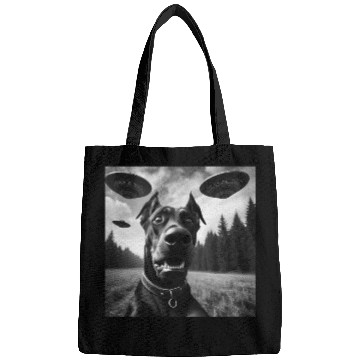 Discover Doberman Pinscher Funny Graphic Selfie with UFO We Bags