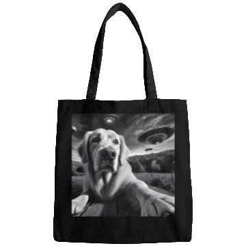 Discover Golden Retriever Funny Graphic Selfie with UFOs We Bags