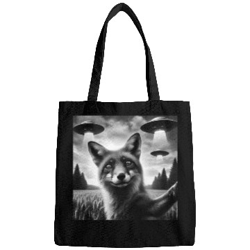 Discover Fox Funny Graphic Selfie with UFOs Weird Aliens Sc Bags