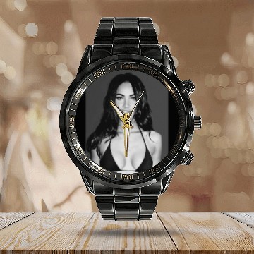 Discover MEGAN FOX Calendar Steel Band Watch