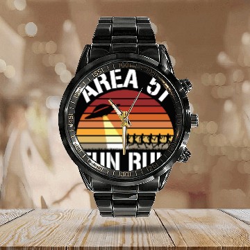 Discover Area 51 Fun Run I Aliens UFO Roswell Alien Calendar Steel Band Watch