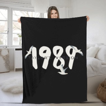 Discover 1989 Taylo version Sweater, Taylo version Fleece Blankets