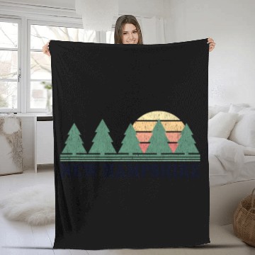 Discover New Hampshire NH Vintage Retro 70s Graphic Fleece Blankets