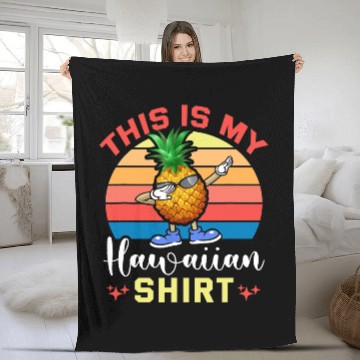Discover Pineapple Hawaiian Fleece Blankets