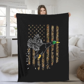Discover Duck Hunter American Flag Waterfowl Hunting Camouflage Fleece Blankets