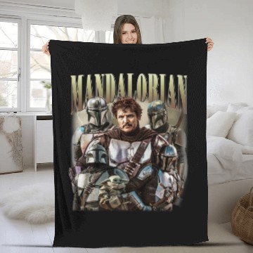 Discover Mandalorian Pedro Pascal Vintage Fleece Blankets