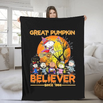 Discover PeanuttsGreat Pumpkin Believer Since 1966 Halloweenfunny Fleece Blankets