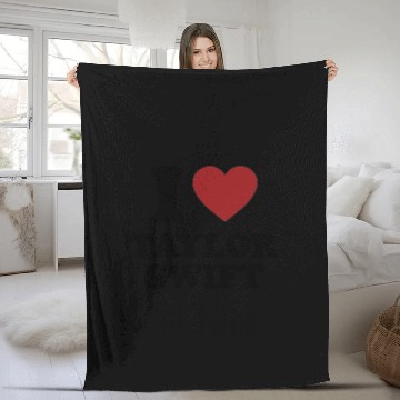 Discover i love tayl0r swift Fleece Blankets