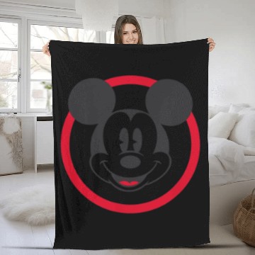 Discover Amazon Essentials Disney Smiling Mickey In Red C Baseball Tees Fleece Blankets