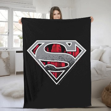 Discover Superman Logo Grunge Fleece Blankets