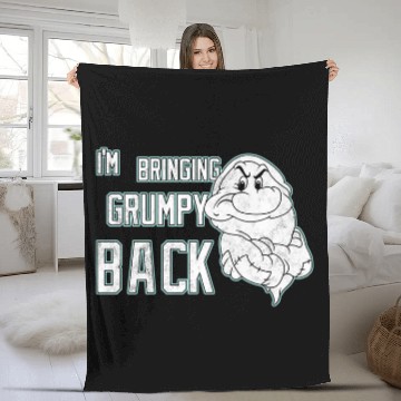 Discover disney snow white im bringing grumpy back portrait premium Fleece Blankets