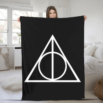 Discover DEATHLY HALLOWS TRIANGLE Fleece Blankets