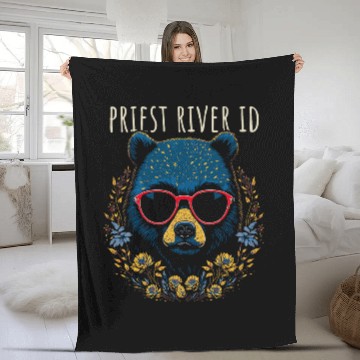 Discover Priest River Idaho Fun Bear Wearing Glasses Flowers Design Fleece Blankets