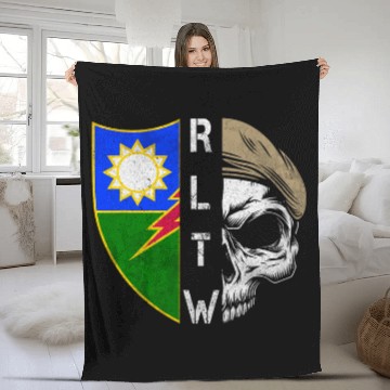 Discover 75th Ranger Regiment Skull Unit Crest RLTW Beret Veteran Fleece Blankets