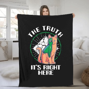 Discover Aliens UFO The Truth Its Right Here Creepy Alien Cat Outer Space Life Fleece Blankets