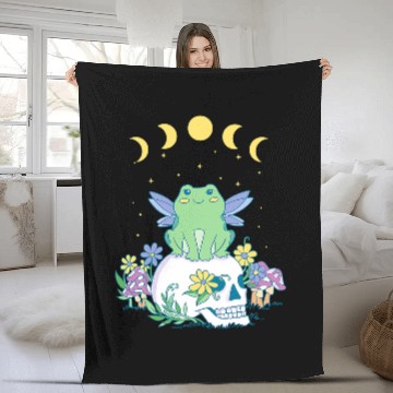 Discover Frog Pet Cute Fairycore Aesthetic Dark Academia Moon Cottagecore Baseball Tees Fleece Blankets