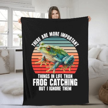 Discover Frog Pet Catch Frog Toad Amphibian Frog Catching Fleece Blankets