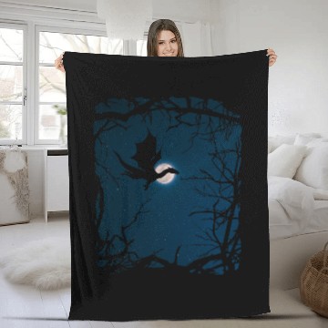 Discover Dragon Pet Mysterious Flying Dragon Night Sky Full Moon Black Fleece Blankets