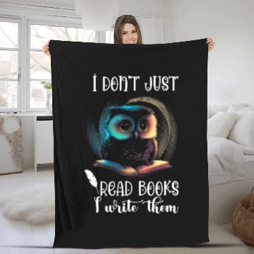 Discover Book Fun Writer Owl I Dont Read Books Reading Novel Typewriter Fleece Blankets
