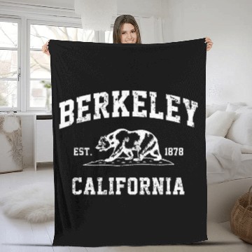Discover Bear Pet Berkeley californias CA Retro vintages Cali Bear Republic Fleece Blankets
