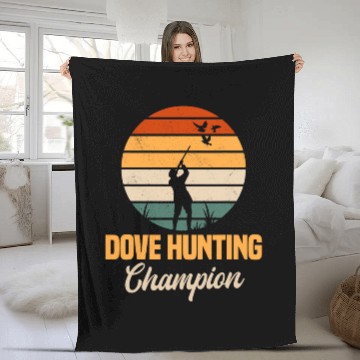 Discover Dove Hunting Retro vintages Bird Pigeon Hunter Huntress Fleece Blankets