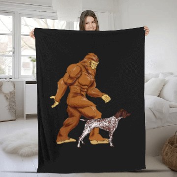 Discover Funny bigfoots Walking German Shorthaired Pointer Sasquatch Fleece Blankets