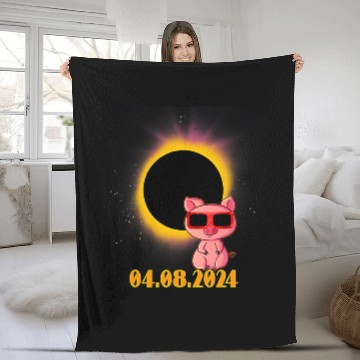 Discover Solar Eclipse 2024 Pig Wearing Solar Eclipse Glasses Fleece Blankets