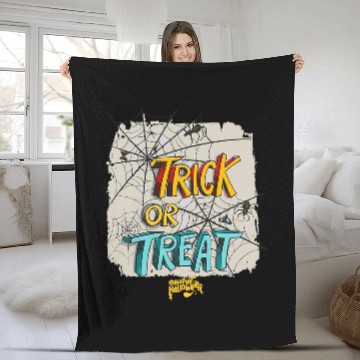 Discover Trick Or Trick Scary Spider Night Halloween Fleece Blankets