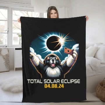 Discover Newfoundland Dog Selfie Solar Eclipse Baseball Tees Fleece Blankets