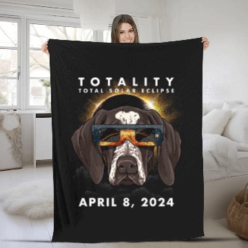 Discover Solar Eclipse 2024 GSP German Shorthaired Pointer Dog Fleece Blankets
