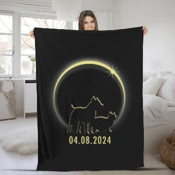 Discover Total Solar Eclipse Pitbull Cat Lover April 8 2024 Totality Fleece Blankets