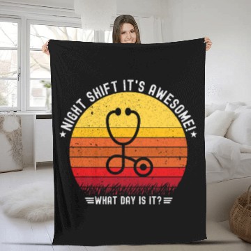Discover Night Shift Its Awesome vintages nurses Life Nursing Womens Fleece Blankets