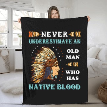 Discover Never Underestimate An Old Lady With Native Blood Indigenous Baseball Tees Fleece Blankets