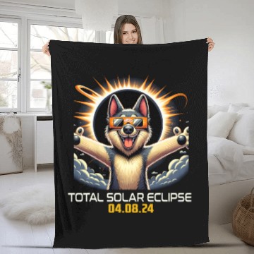 Discover Norwegian Elkhound Dog Selfie Solar Eclipse Baseball Tees Fleece Blankets