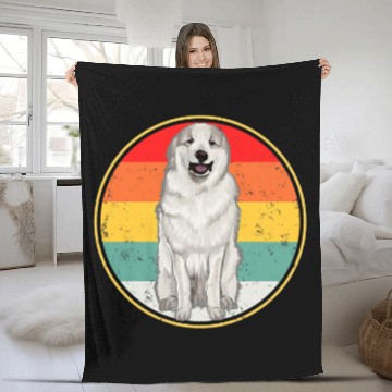 Discover vintages Retro Sunset Great Pyrenee Dog Fleece Blankets