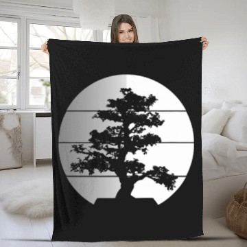 Discover Pacific Ocean Beach Bonsai Tree Silver Sun Retro vintagess Fleece Blankets