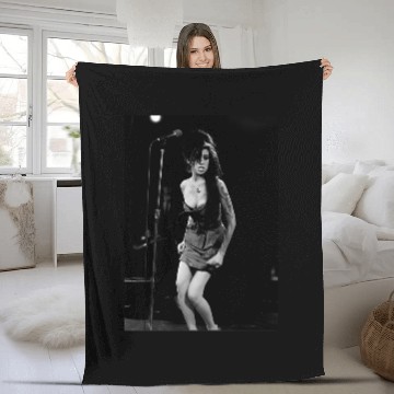 Discover Amy Winehouse Vintage Retro Fleece Blankets