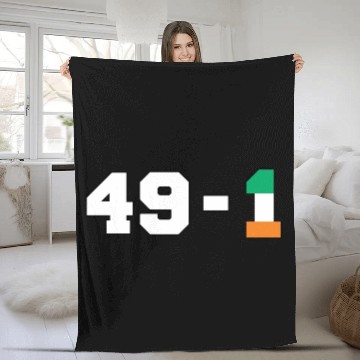 Discover 49-1, Conor McGregor vs Floyd Mayweather Fleece Blankets