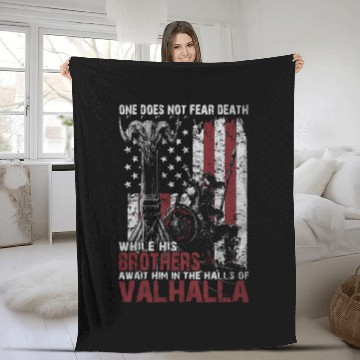 Discover The halls of Valhalla - One does not fear death Fleece Blankets