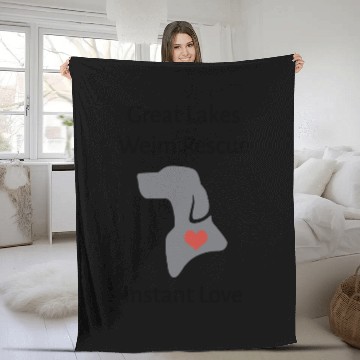Discover great lakes weim rescue instant love dog Fleece Blankets