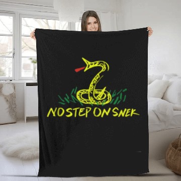 Discover Patriotic No Step on Snek Hand Drawn Gadsden Fleece Blankets