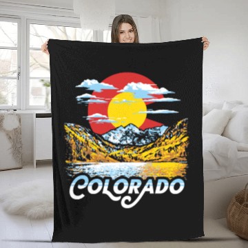 Discover Vintage Colorado Flag Maroon Bells Retro Mountains Fleece Blankets