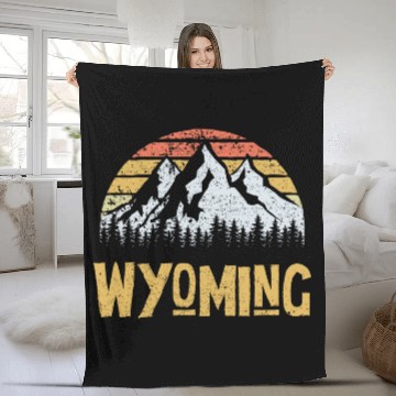 Discover Vintage Retro Wy Wyoming Us Mountain State Fleece Blankets